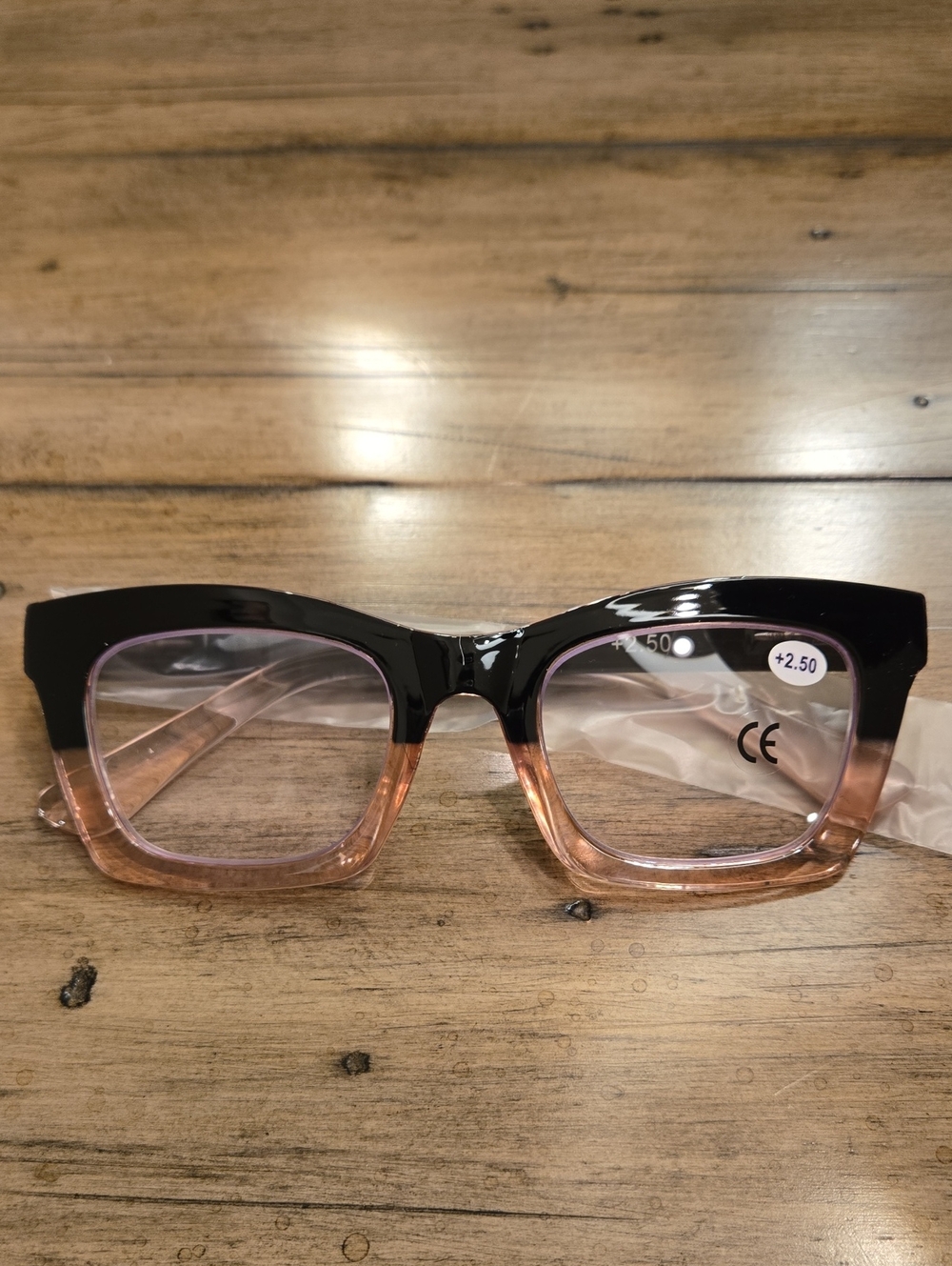 Designer style 2.5 Retro trend readers "cheaters"  High quality. Blk Pink.. New